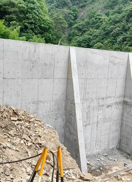 东营重力式挡土墙